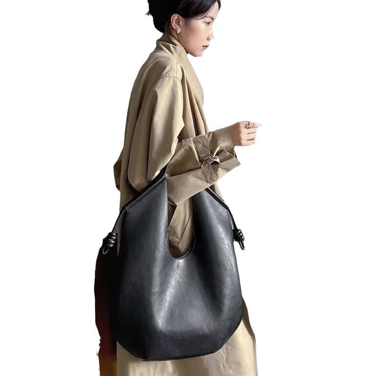 Classic Chic Tote Bag – Soulmate Style | same ANTHEM - black