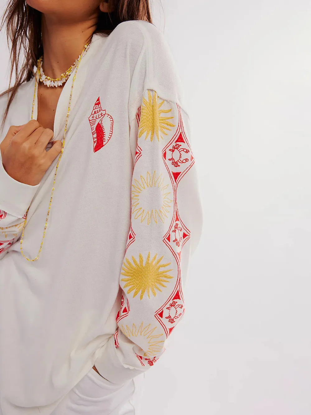 Embroidered Round Neck Sweatshirt – same ANTHEM.