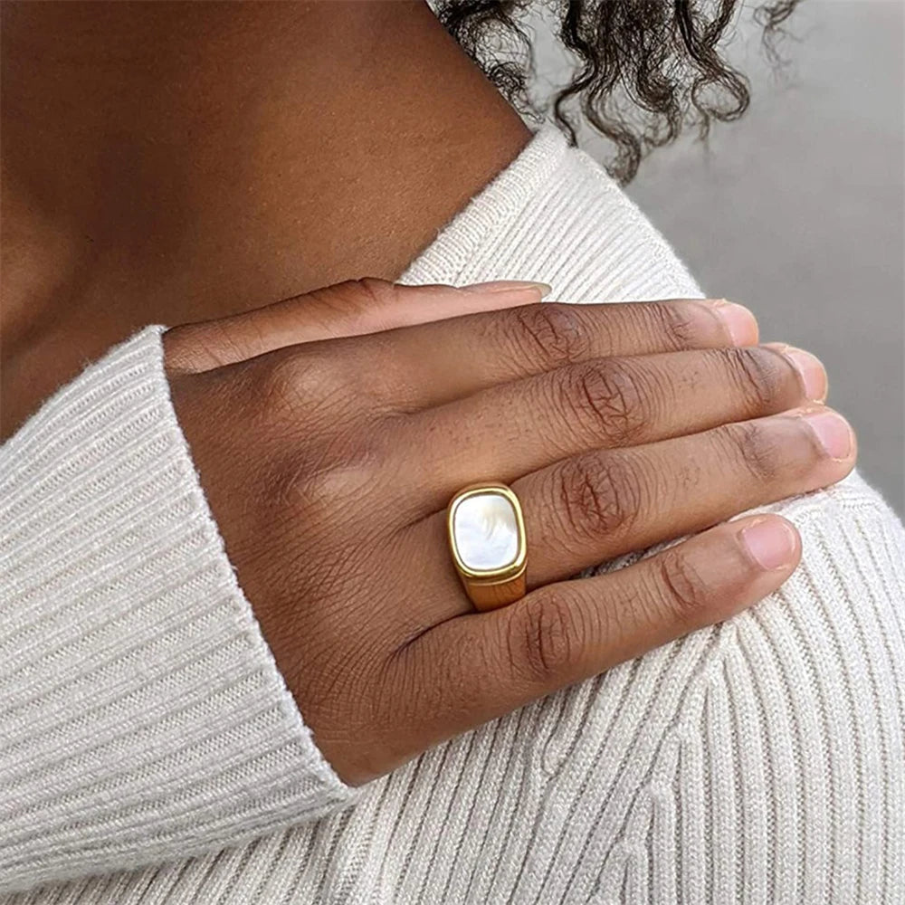 Square Vintage Shell Ring – White Gold Stainless Steel | same ANTHEM