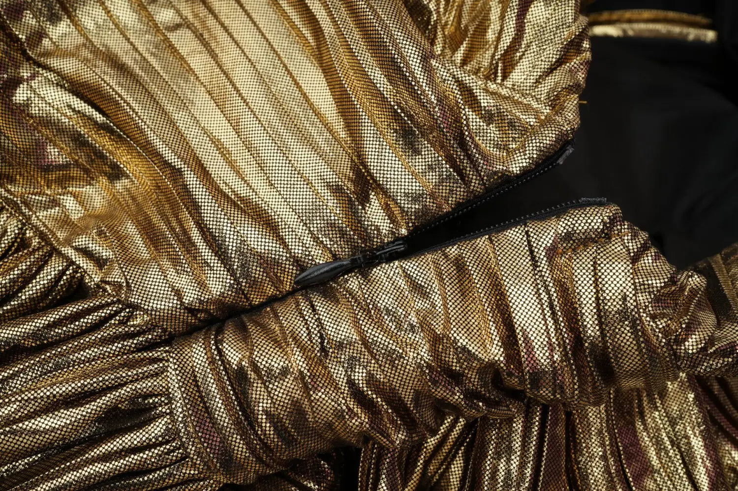 V-Neck Sleeveless Dress | same ANTHEM.