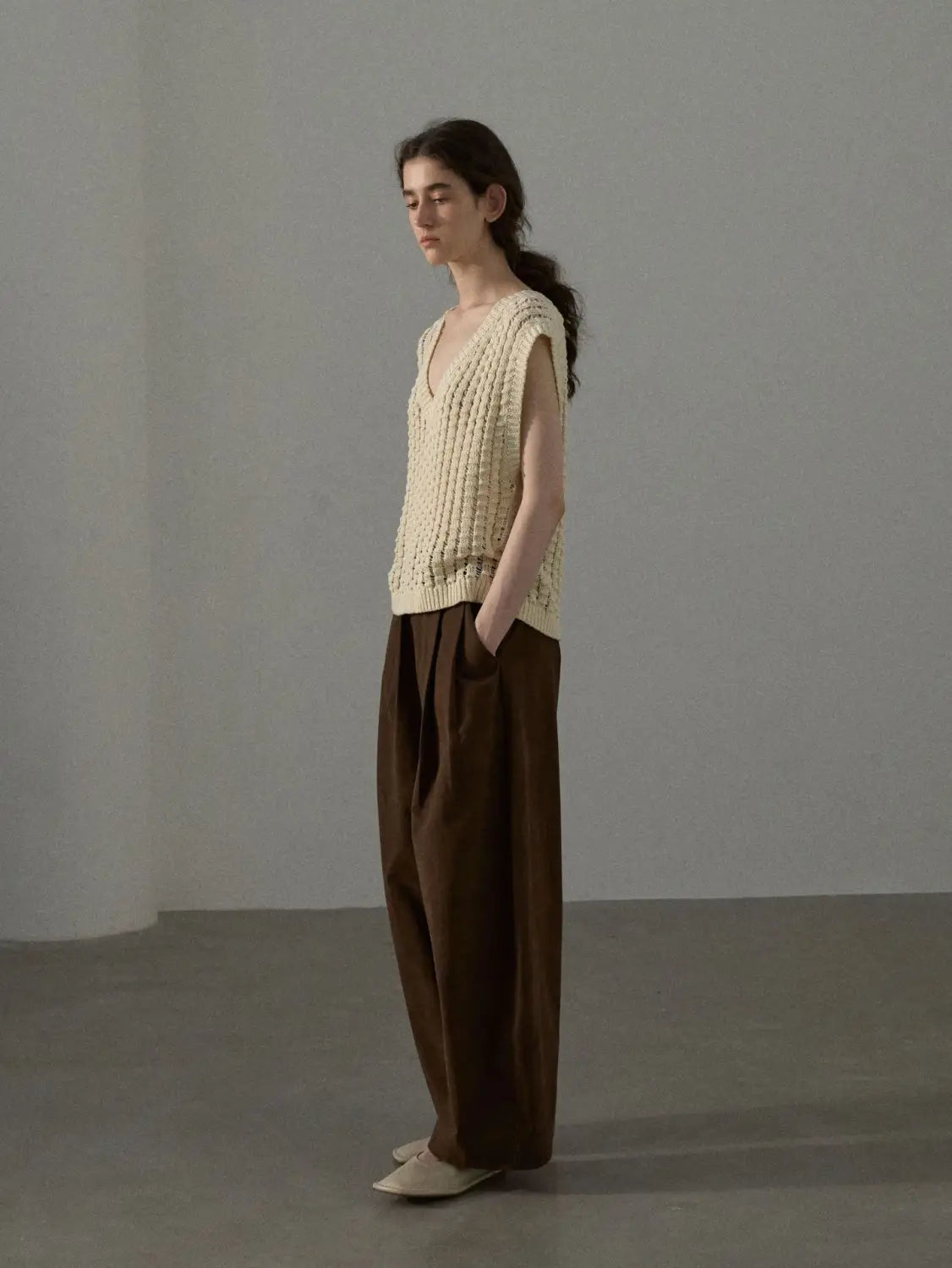 Knitted V-Neck Vest | same ANTHEM.
