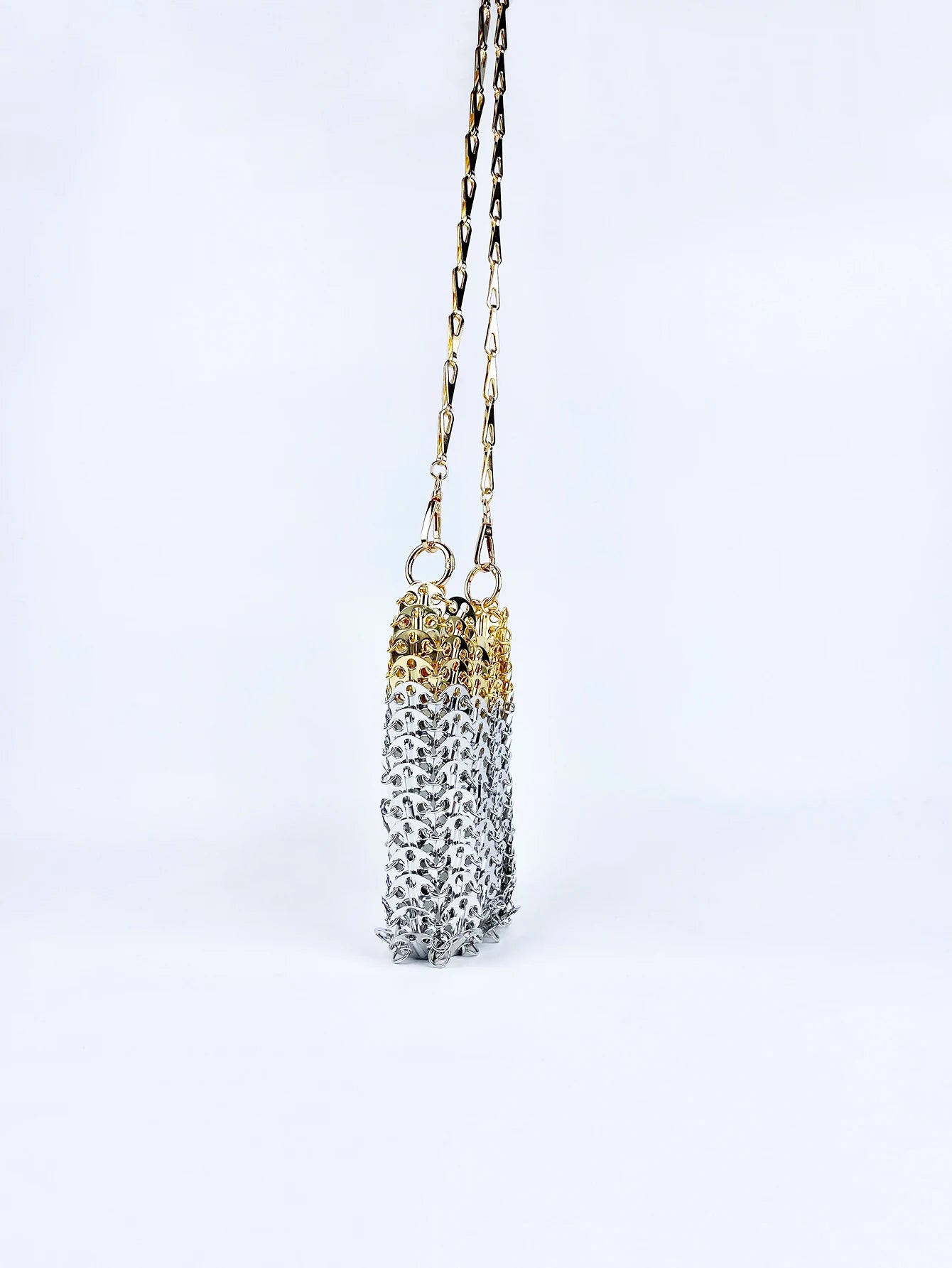 Metal Sequin Chain Bag | same ANTHEM.