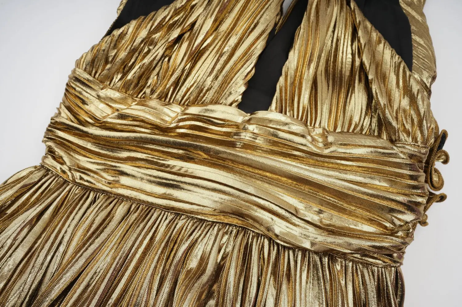 V-Neck Sleeveless Dress | same ANTHEM.