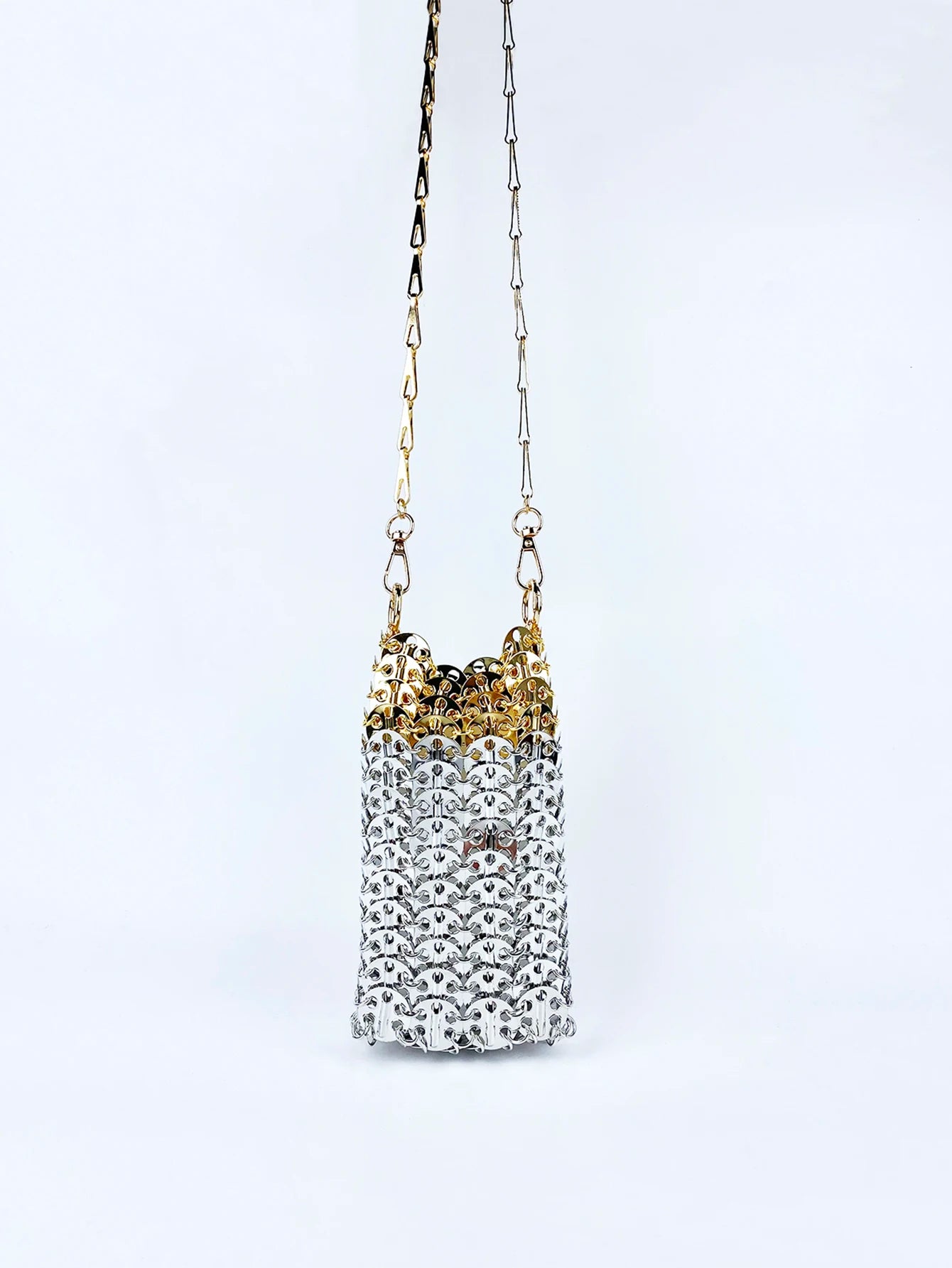Metal Sequin Chain Bag | same ANTHEM.