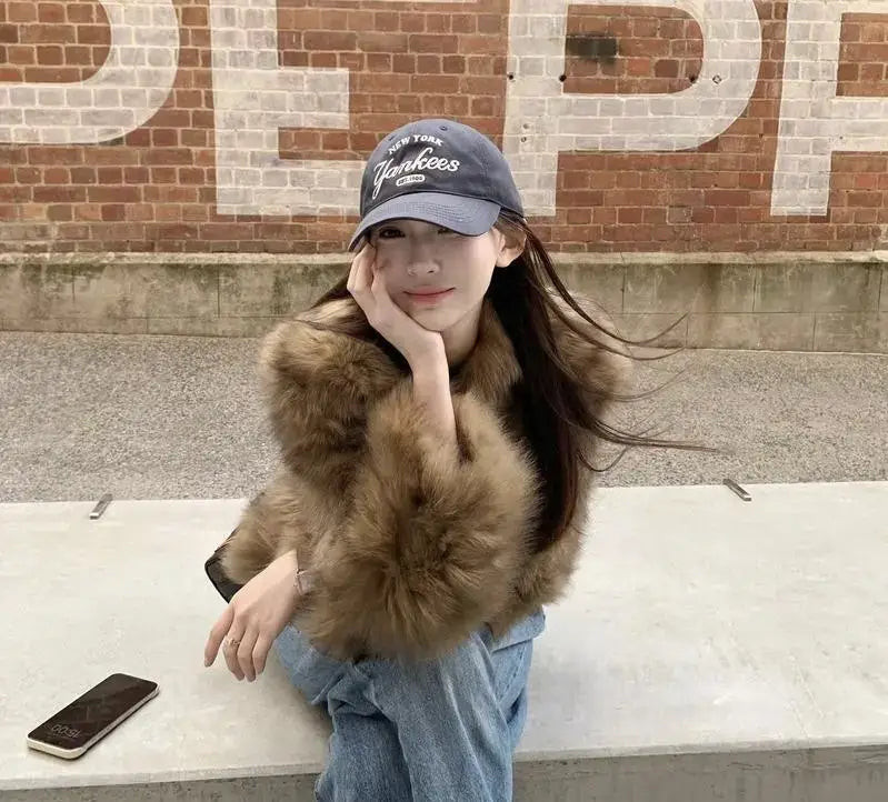 American-style Cropped Eco-friendly Faux Fur Top