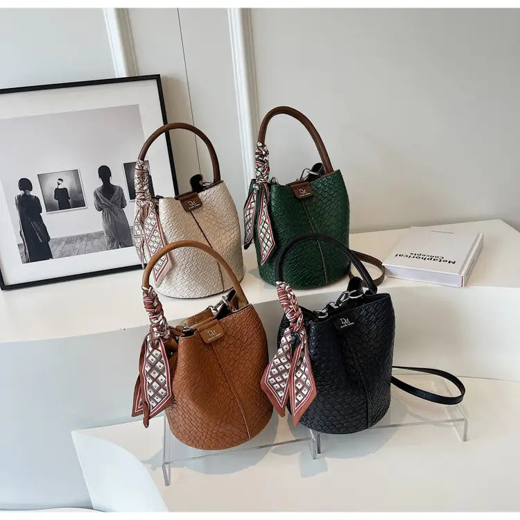 Woven Bucket Bag | same ANTHEM.