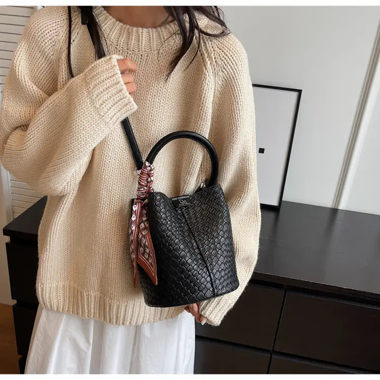 Woven Bucket Bag | same ANTHEM.