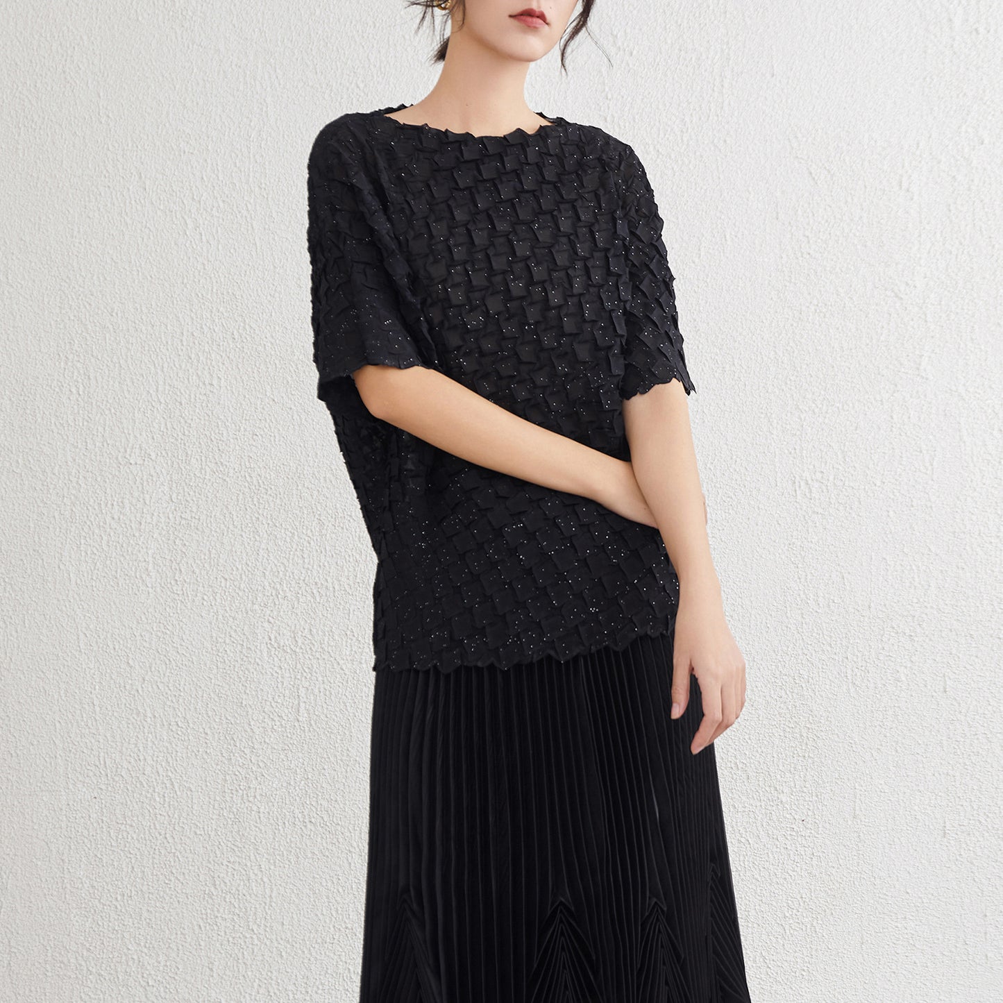3D Pleated T-Shirt | same ANTHEM.