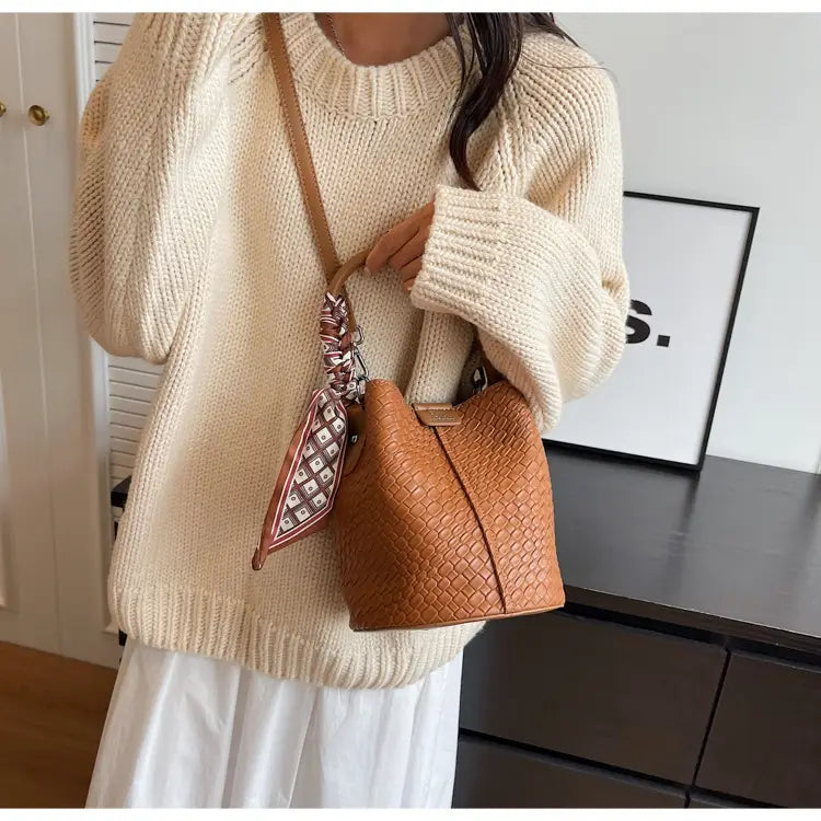 Woven Bucket Bag | same ANTHEM.