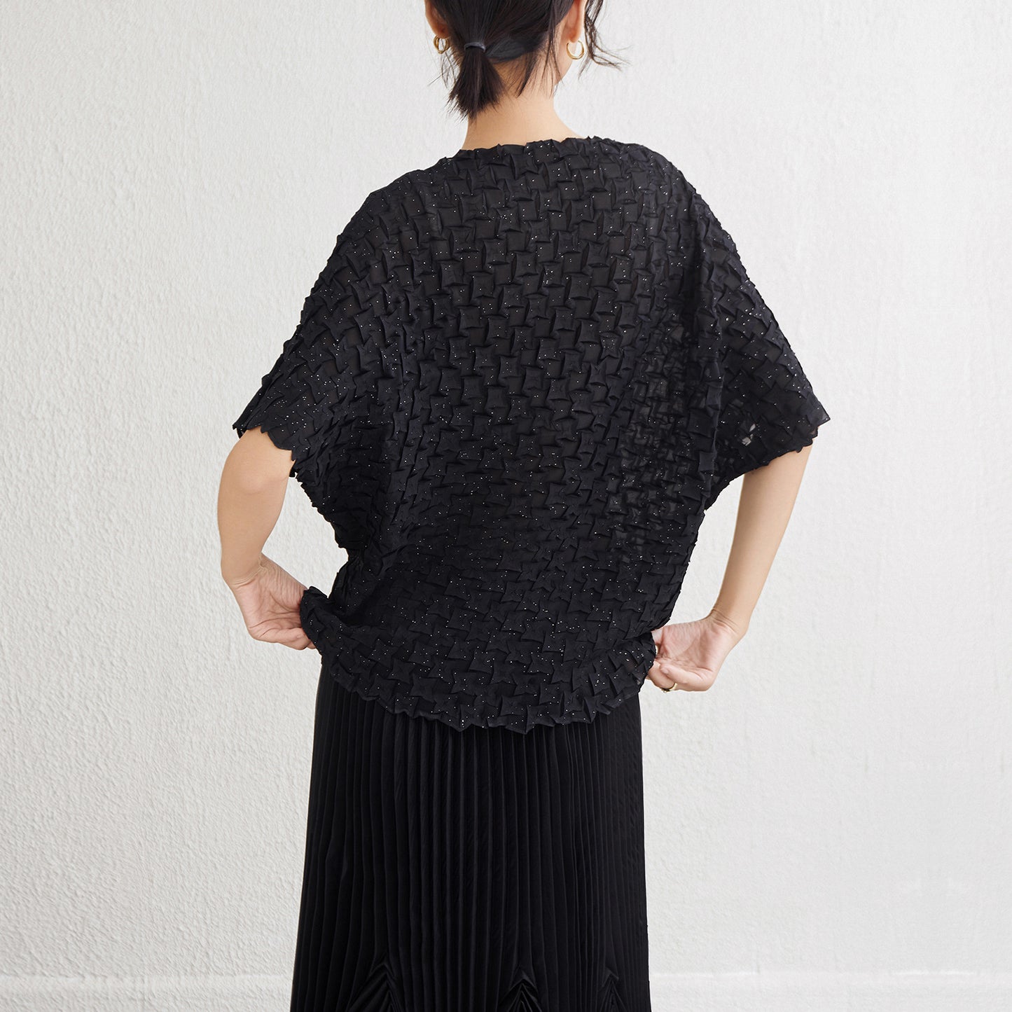 3D Pleated T-Shirt | same ANTHEM.