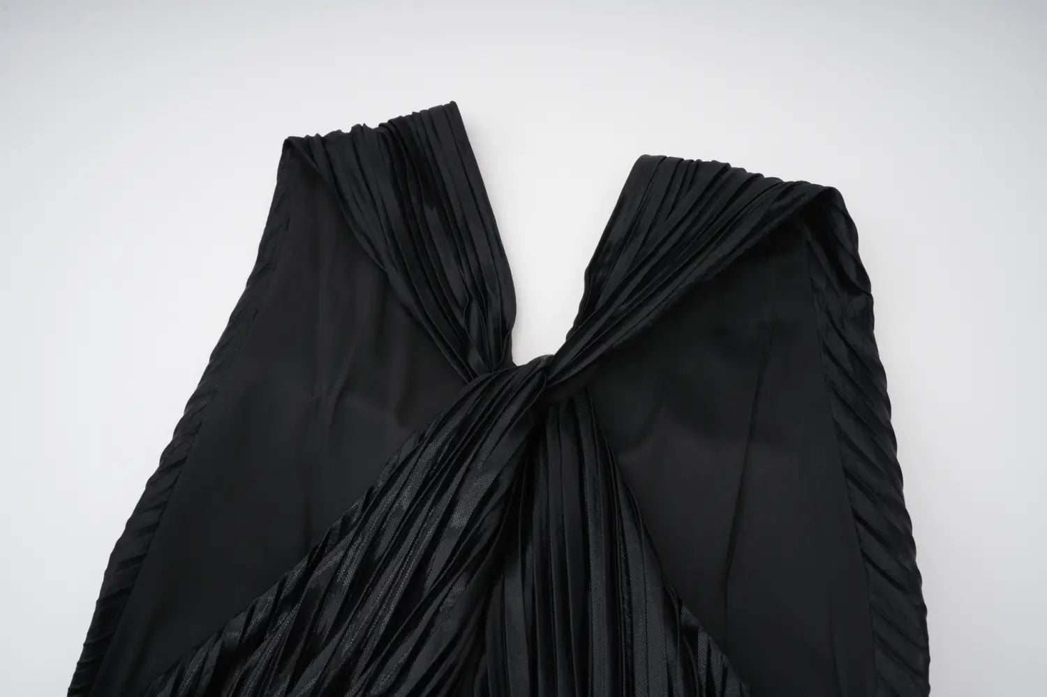 V-Neck Sleeveless Dress | same ANTHEM.