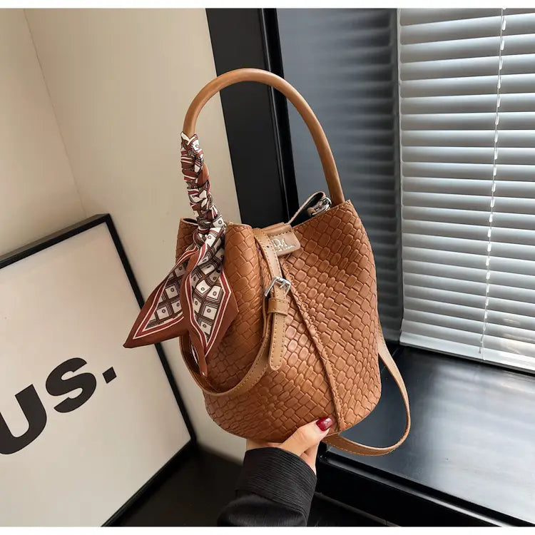 Woven Bucket Bag | same ANTHEM.