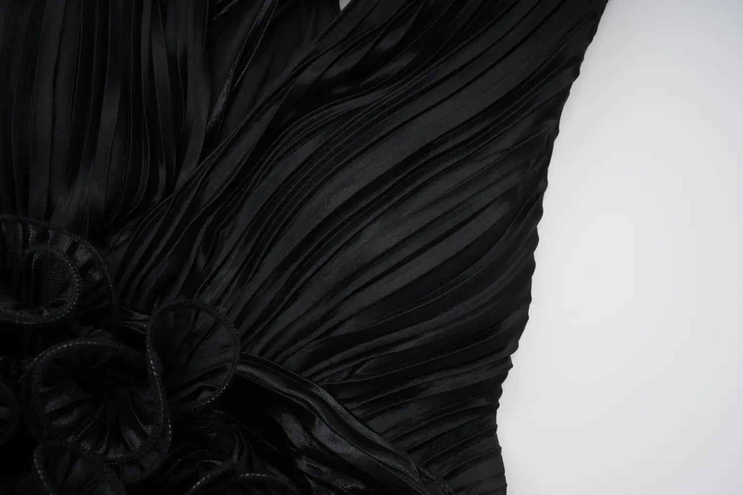 V-Neck Sleeveless Dress | same ANTHEM.