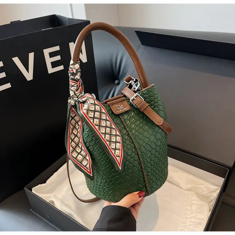 Woven Bucket Bag | same ANTHEM.