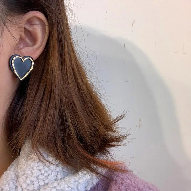 Enamel Heart Stud Earrings | same ANTHEM.