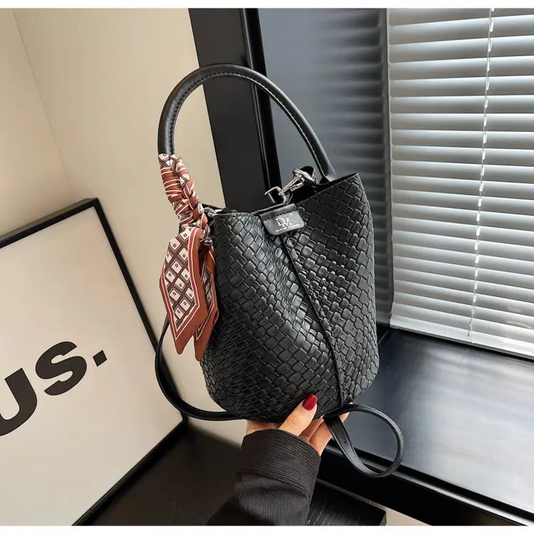 Woven Bucket Bag | same ANTHEM.