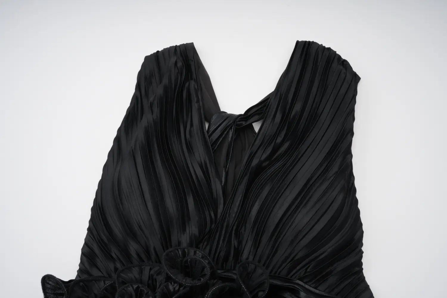 V-Neck Sleeveless Dress | same ANTHEM.