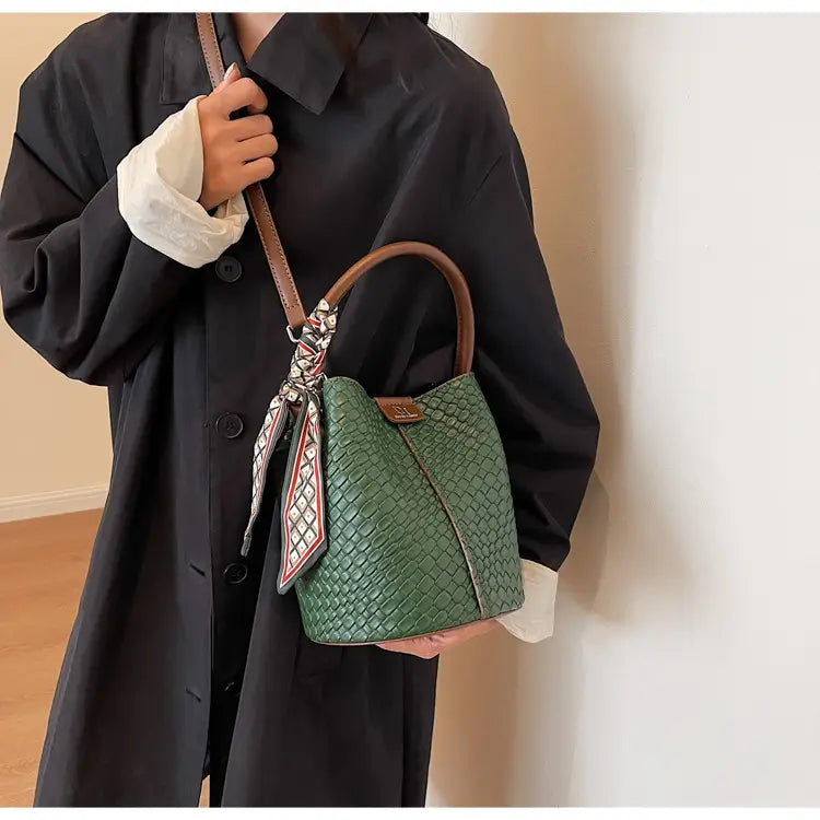 Woven Bucket Bag | same ANTHEM.