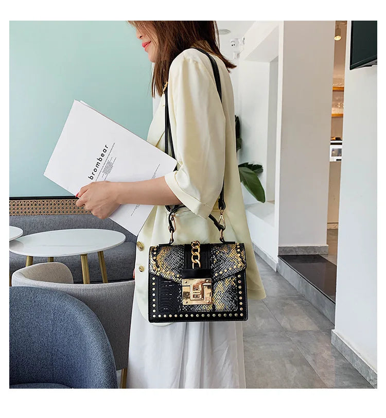 Croc PU Leather Envelope Crossbody | Soulmate Streetwear – same ANTHEM.