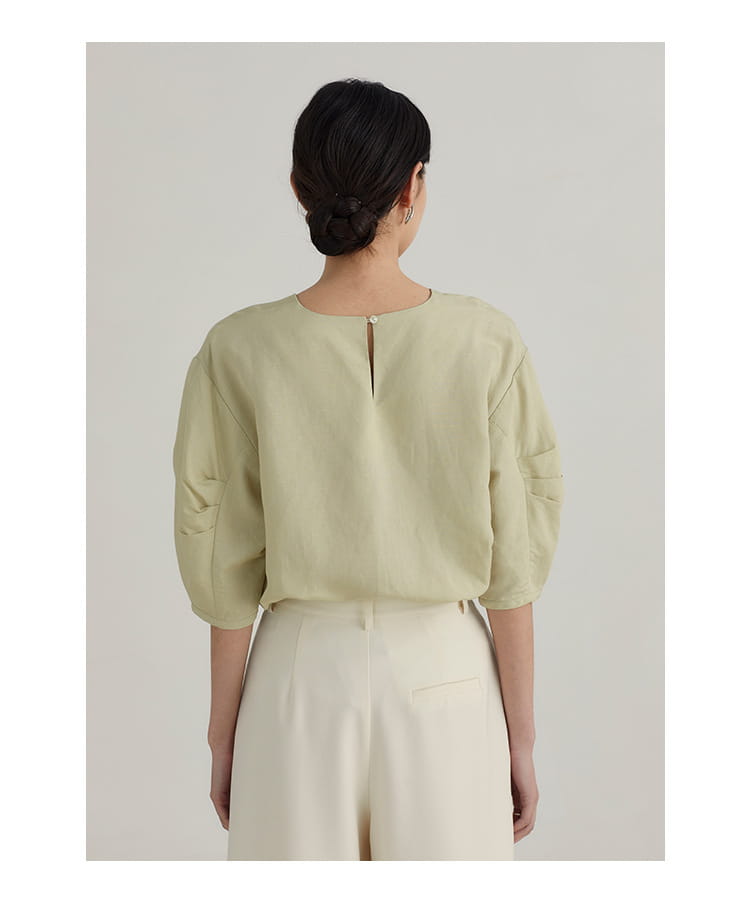Round Neck VersatileTop | same ANTHEM.