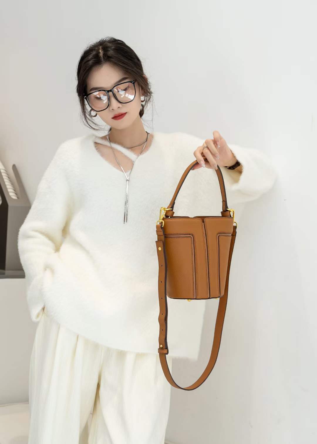 Chic Cowhide Tote Shoulder Bag | Timeless French Style | same ANTHEM - Bag
