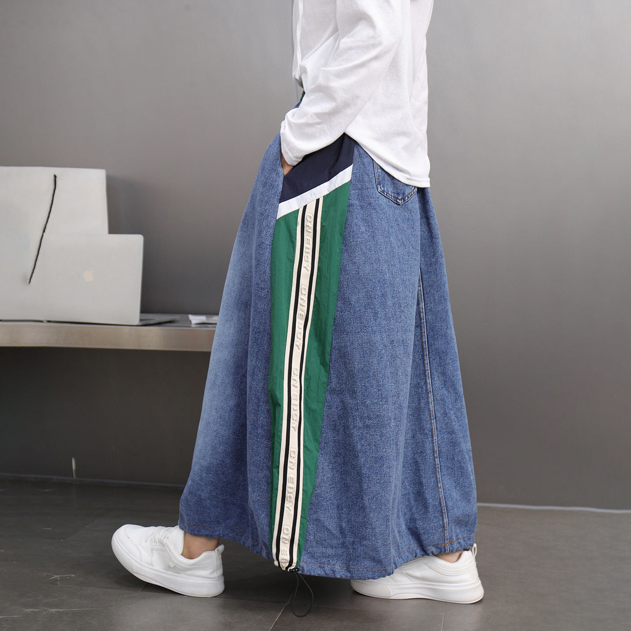 Contrasting Splicing Denim Skirt – Hong Kong Style Loose A-Line | same ANTHEM