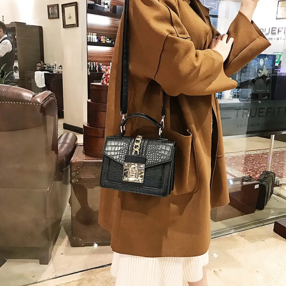 Croc PU Leather Envelope Crossbody | Soulmate Streetwear – same ANTHEM.