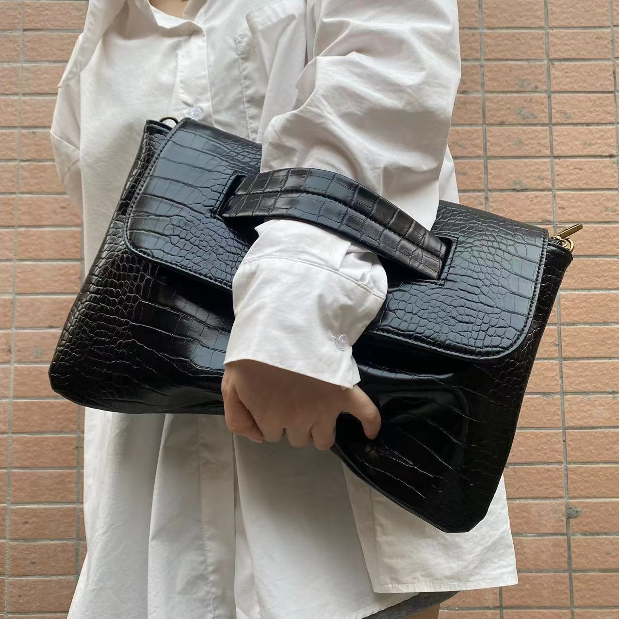 Crocodile Pattern Document Bag | same ANTHEM. - black / 37-25-2cm
