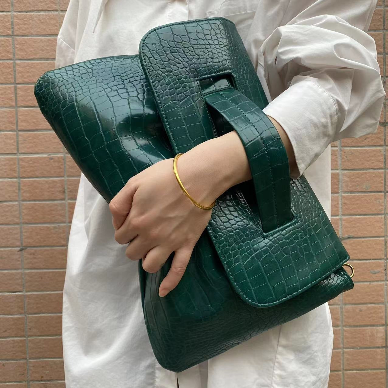 Crocodile Pattern Document Bag | same ANTHEM. - blackish green / 37-25-2cm