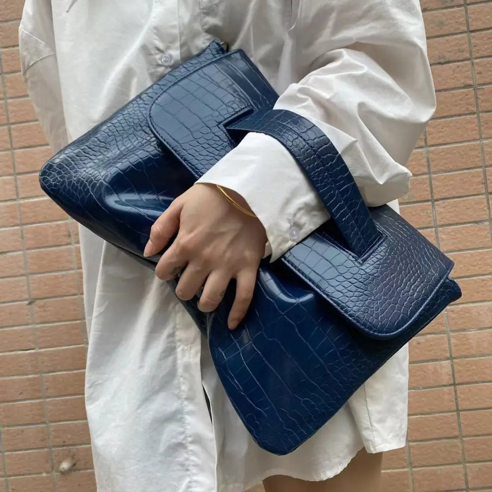 Crocodile Pattern Document Bag | same ANTHEM. - blue / 37-25-2cm