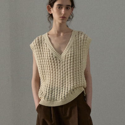 Knitted V-Neck Vest | same ANTHEM.