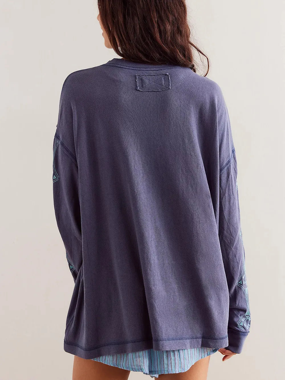 Embroidered Round Neck Sweatshirt – same ANTHEM.