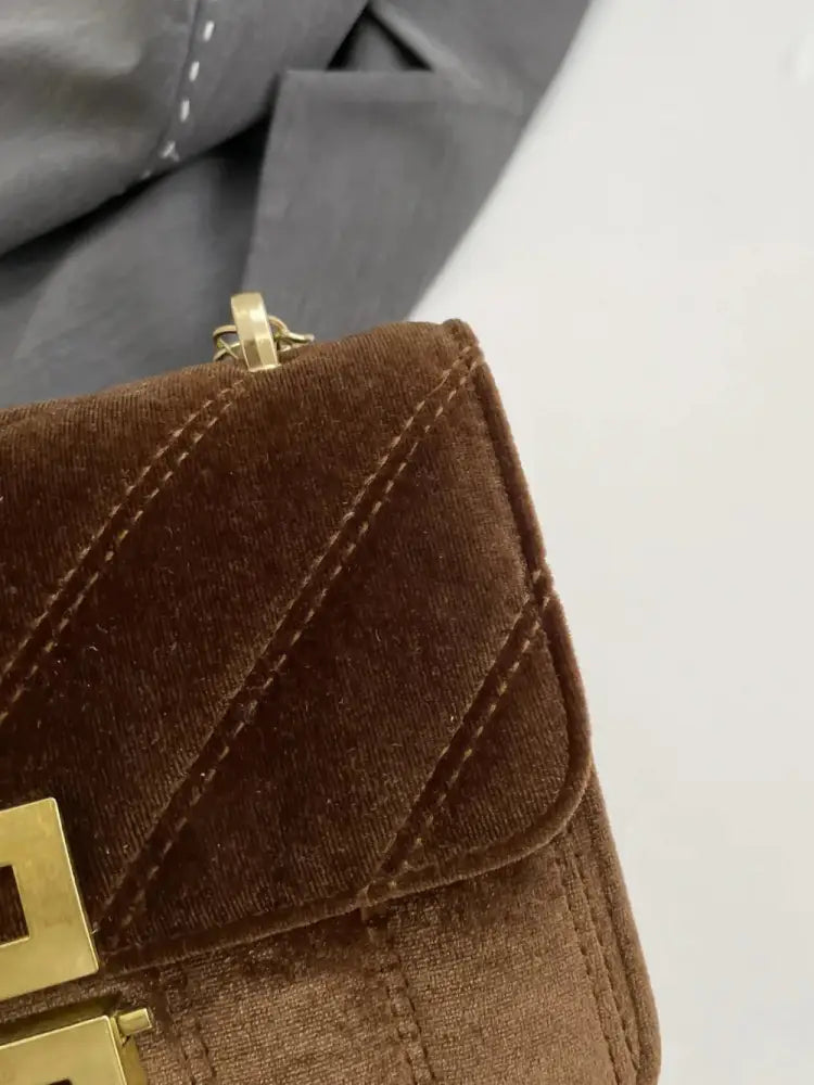 Golden Chain Bag – Night-Out Chic | same ANTHEM