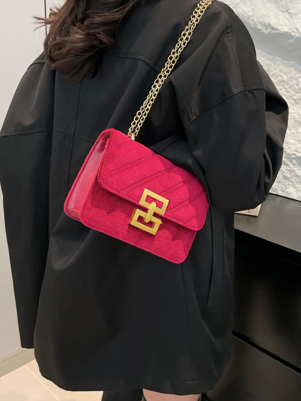 Golden Chain Bag – Night-Out Chic | same ANTHEM
