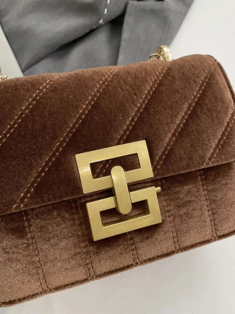 Golden Chain Bag – Night-Out Chic | same ANTHEM
