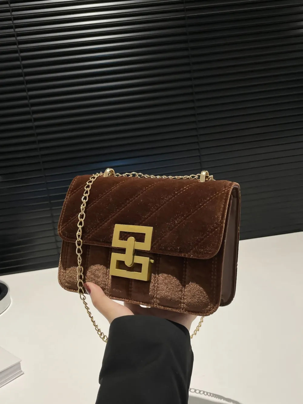 Golden Chain Bag – Night-Out Chic | same ANTHEM