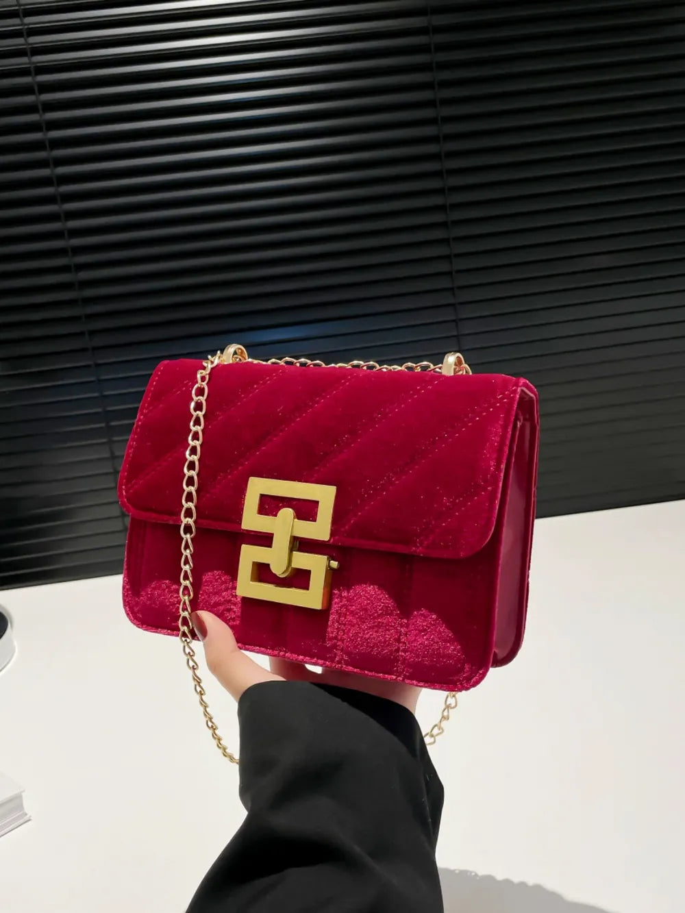 Golden Chain Bag – Night-Out Chic | same ANTHEM - Red / One Size