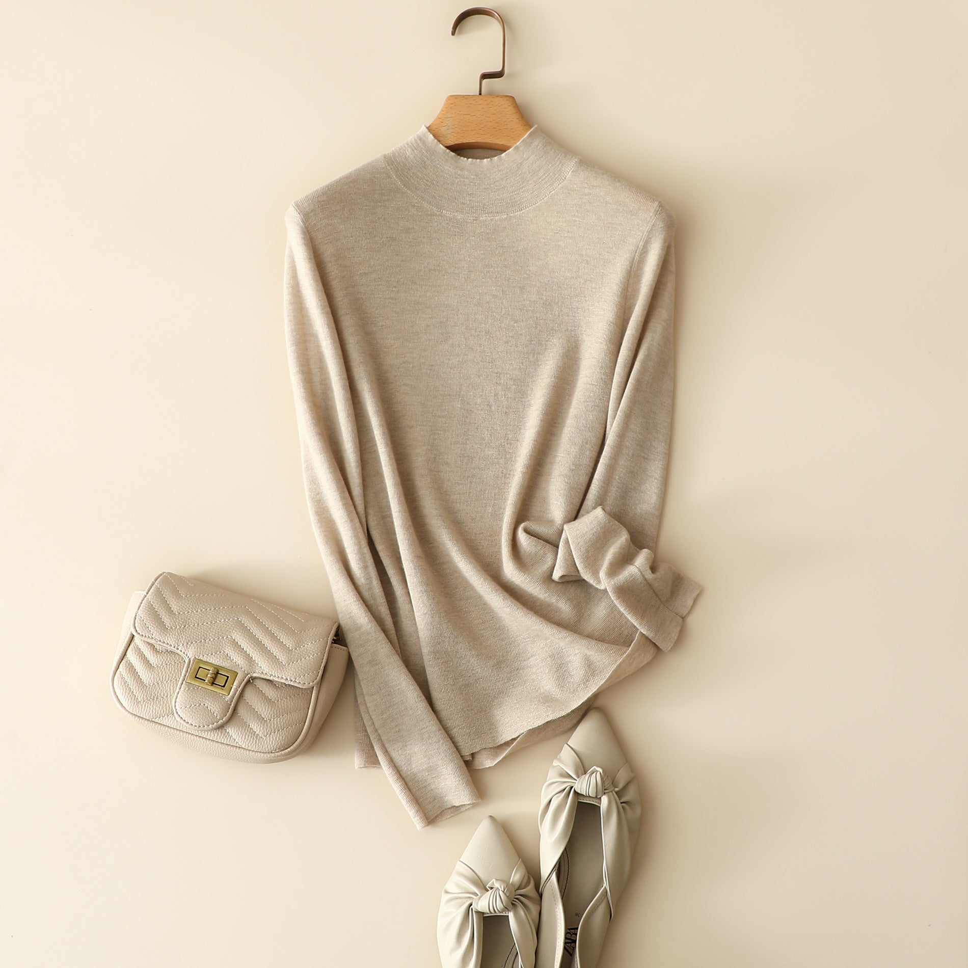 Women’s classic half high collar commuting fit - Apricot / L - Bag