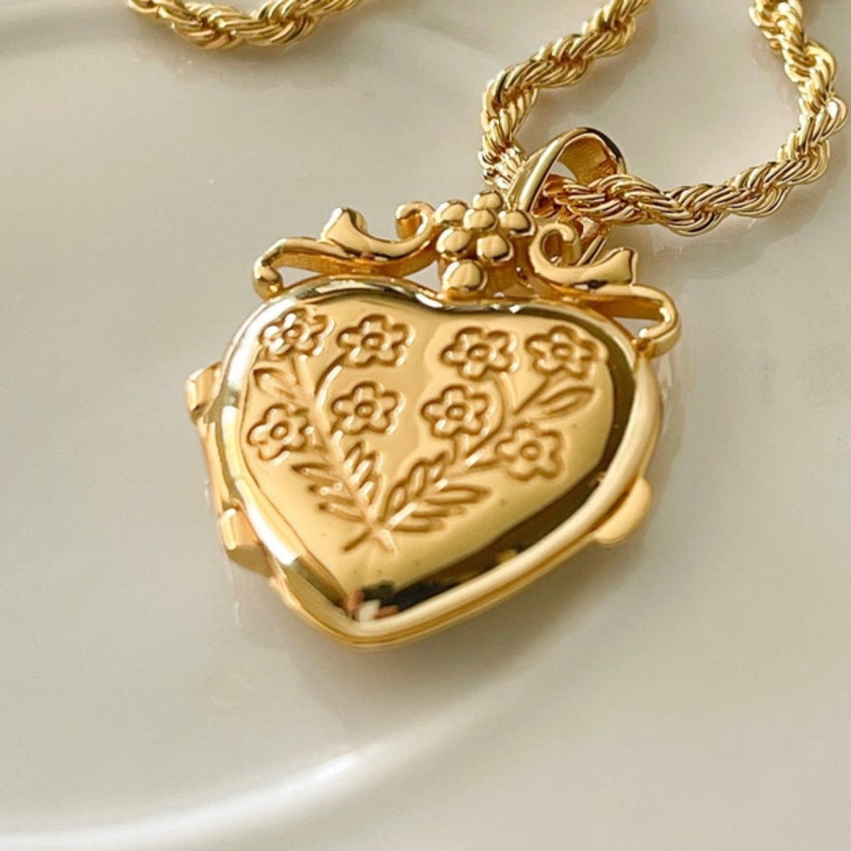 Love Heart Flowers Album Pendant Necklace | Soulmate & Lovers Jewellery | same ANTHEM