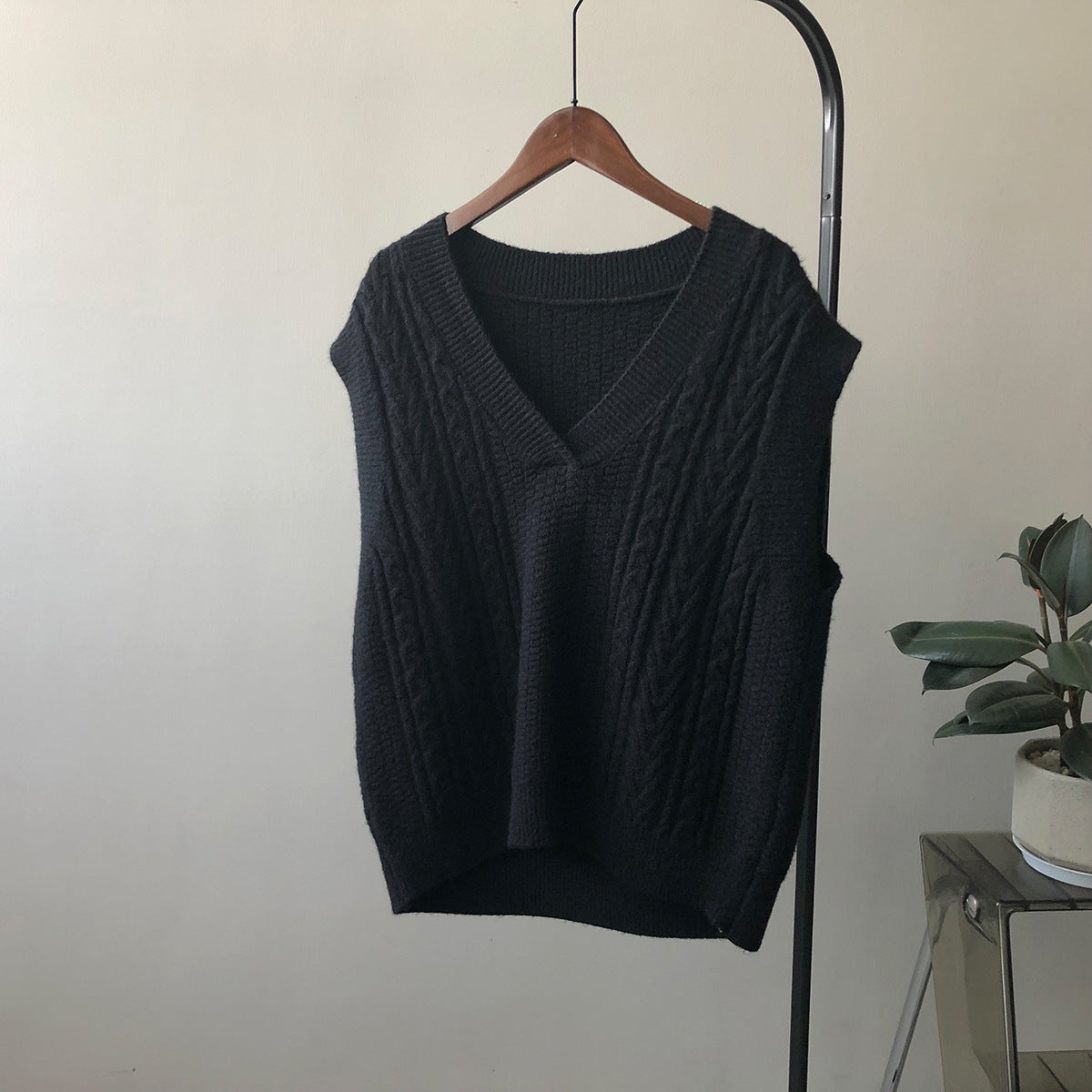 Retro V-Neck Twist Vest – Chic French Waistcoat for Soulmates | same ANTHEM - Black / Free Size
