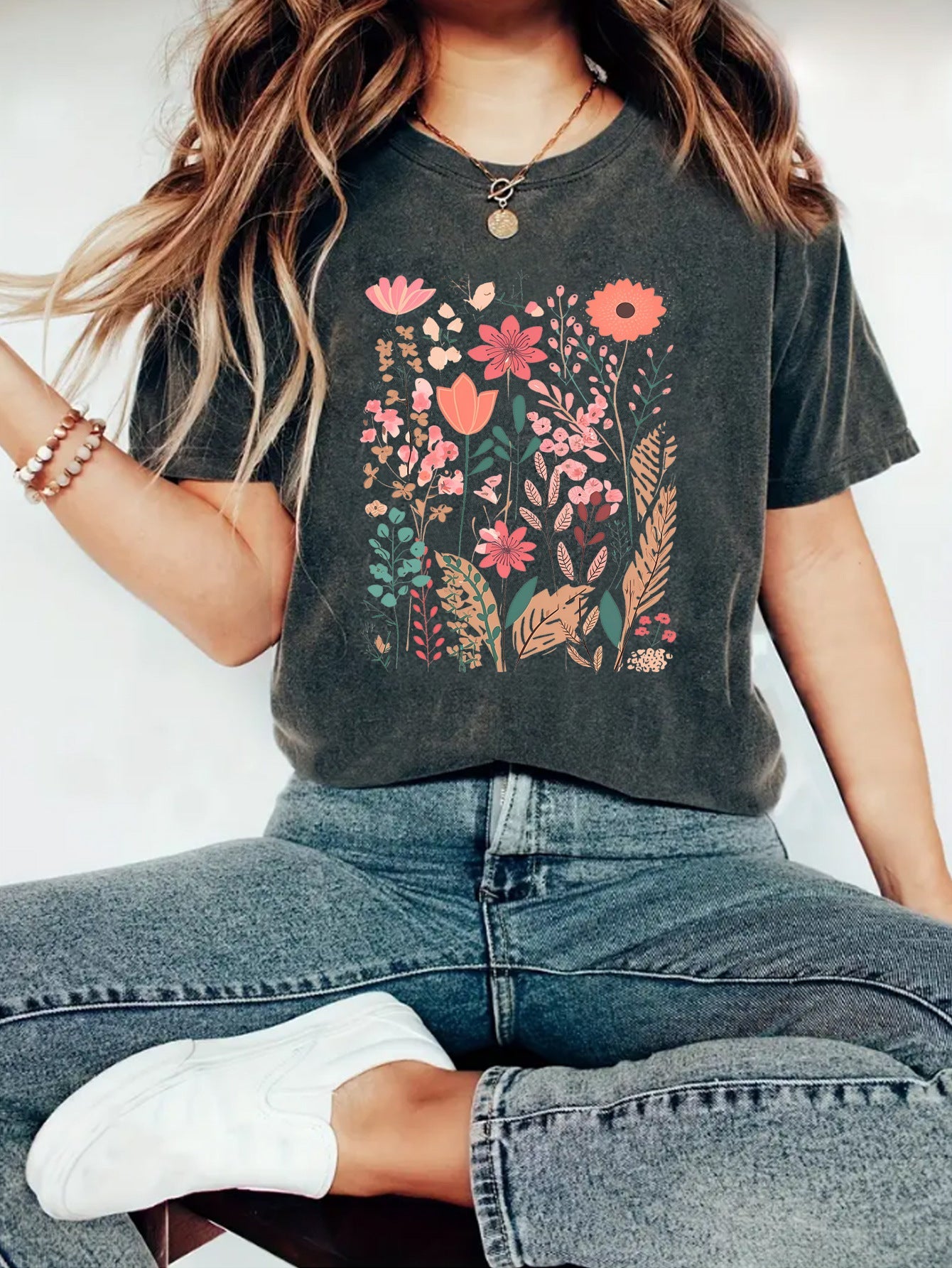 Romantic Floral Graphic Tee – same ANTHEM Dreamy Fashion for Soulmates - Floral Black / L