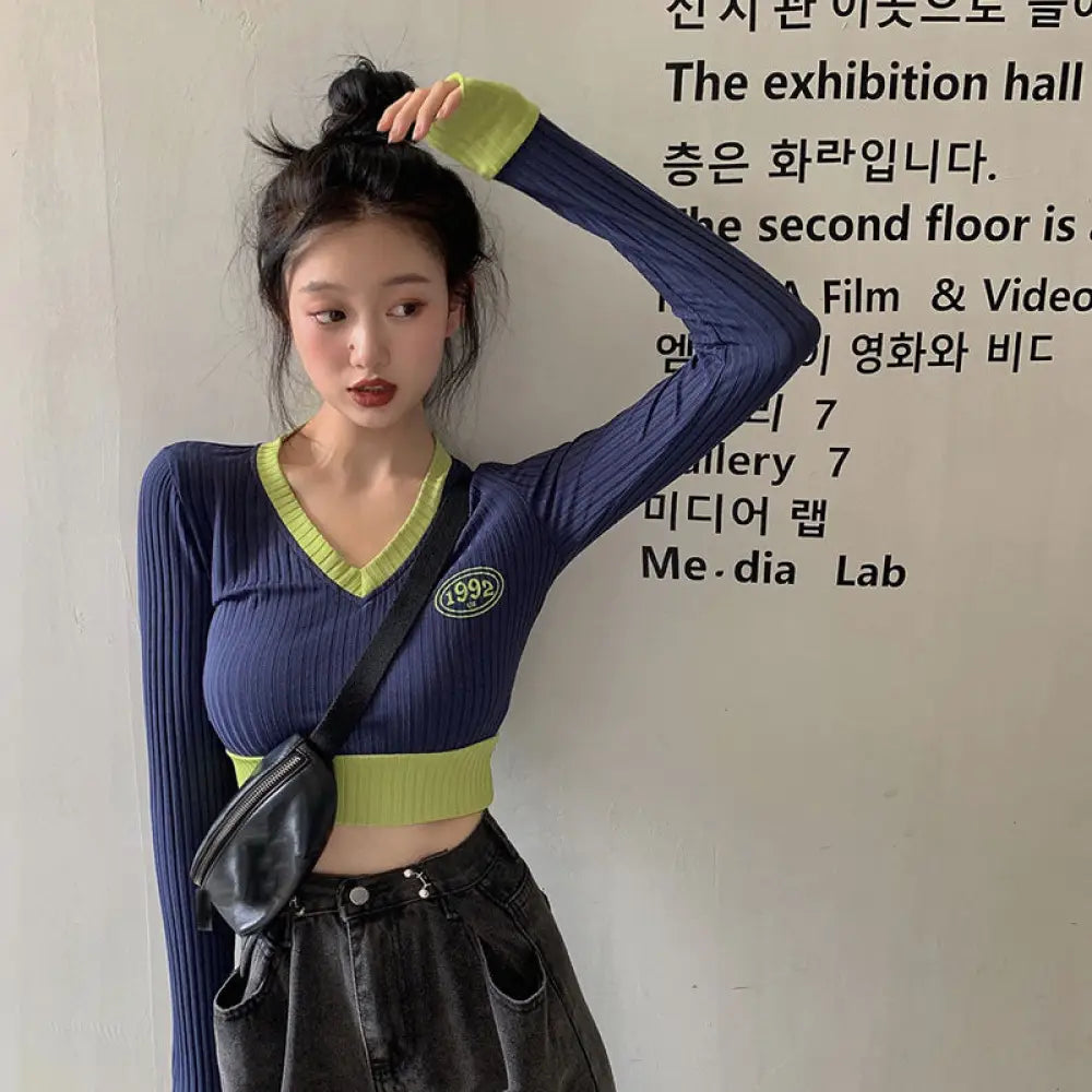 Slim-fit V-neck Cropped Sweater – same ANTHEM. - Dark Blue / One size