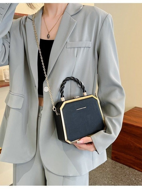 Small Square Chain Crossbody Bag | same ANTHEM. Soulmate Streetwear