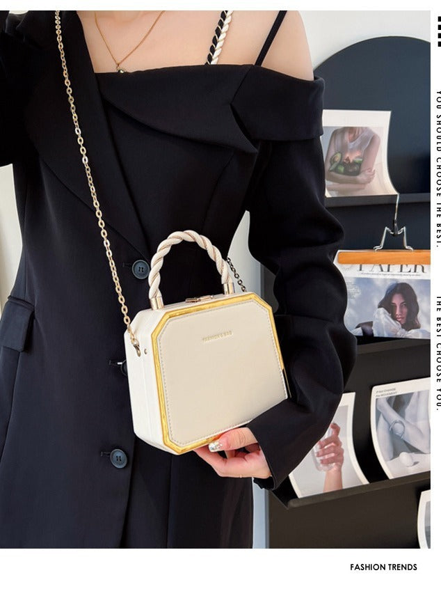Small Square Chain Crossbody Bag | same ANTHEM. Soulmate Streetwear