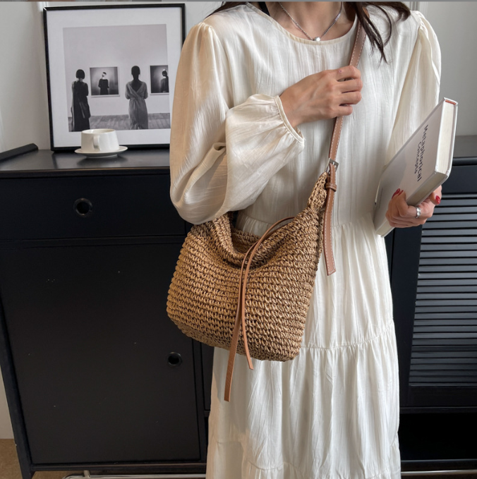 Straw Woven U-Shaped Bag | same ANTHEM. Soulmate Streetwear