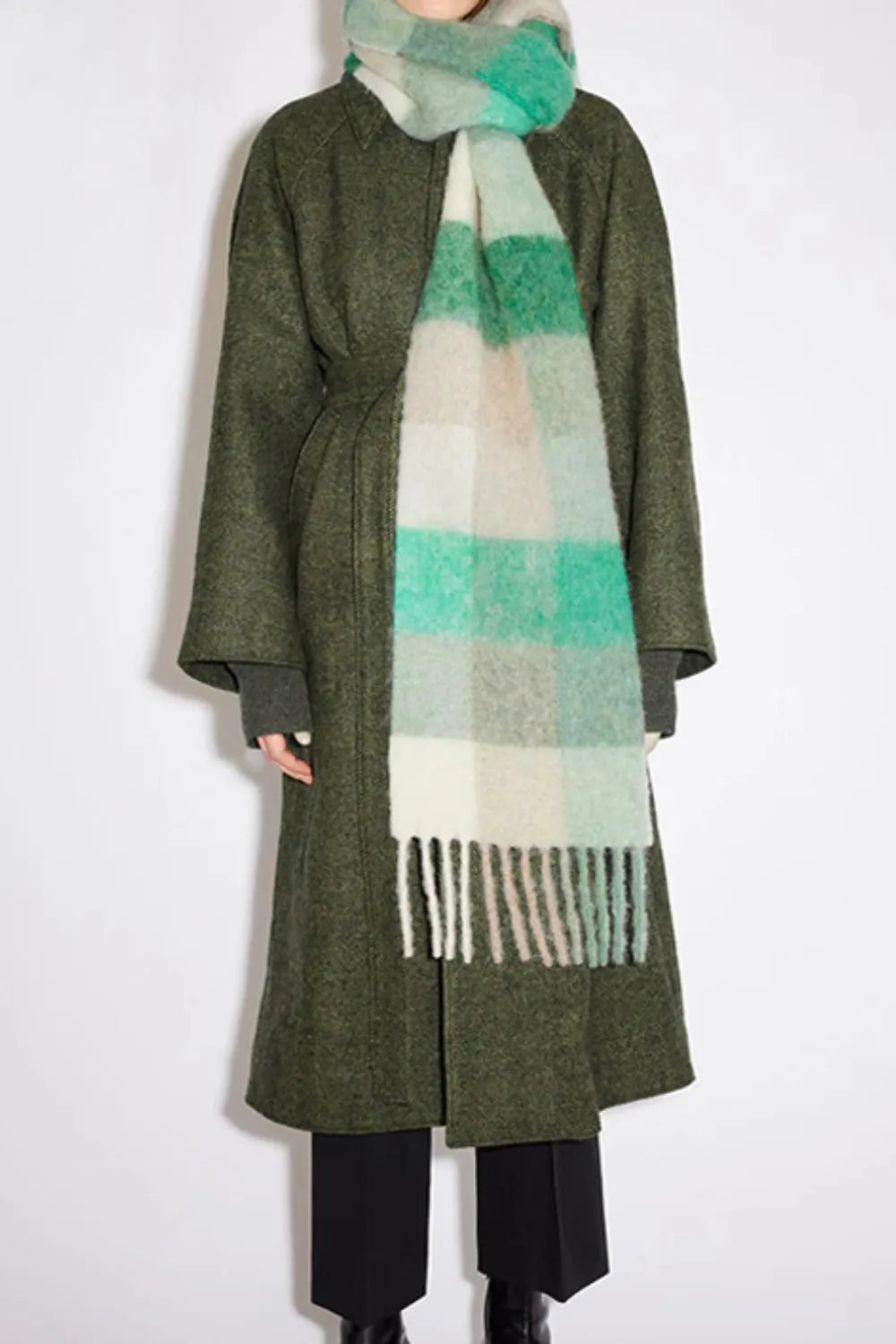 Thermal Plaid Scarf with Fringe – Cozy Contrast Design | same ANTHEM. - White/Green grid / One Size