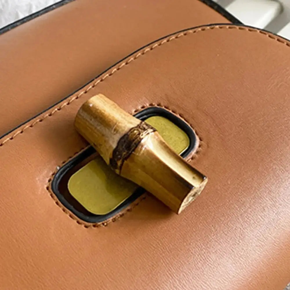 Vintage Saddle Bag with Bamboo Handle | same ANTHEM. Soulmate Streetwear