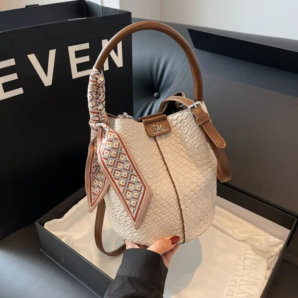 Woven Bucket Bag | same ANTHEM.