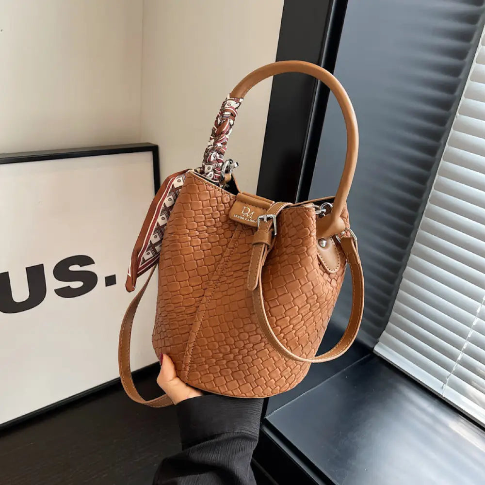 Woven Bucket Bag | same ANTHEM. - Brown