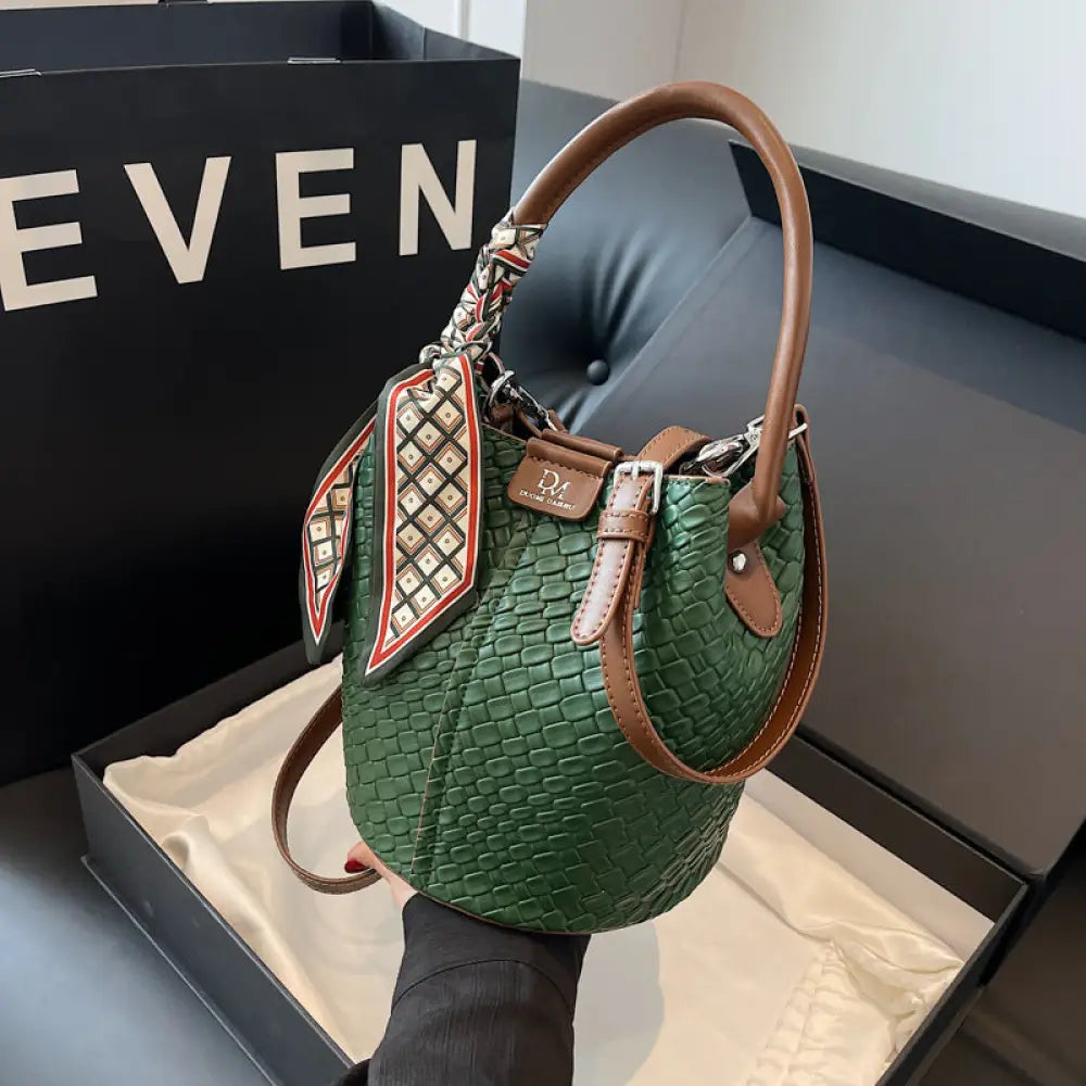 Woven Bucket Bag | same ANTHEM. - Green